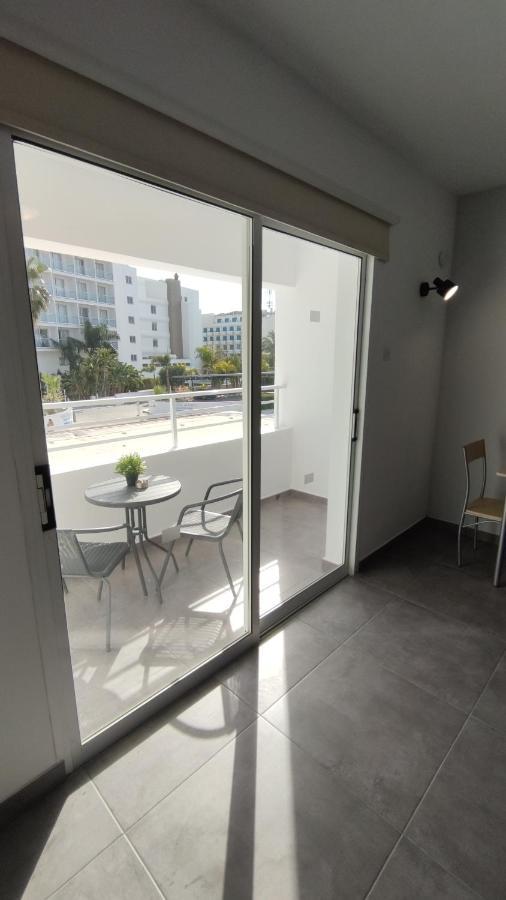 Nissi Avenue Studio Ayia Napa Bagian luar foto