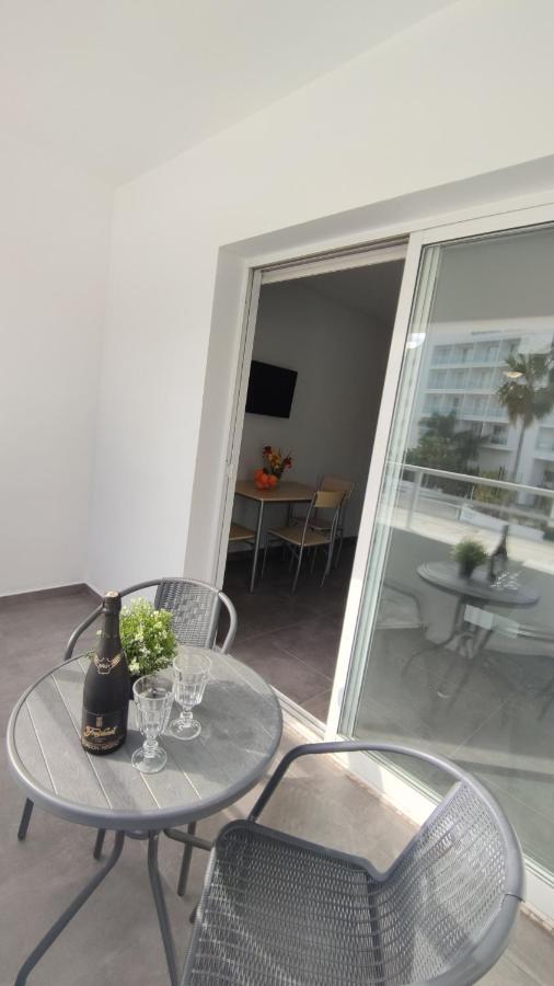 Nissi Avenue Studio Ayia Napa Bagian luar foto
